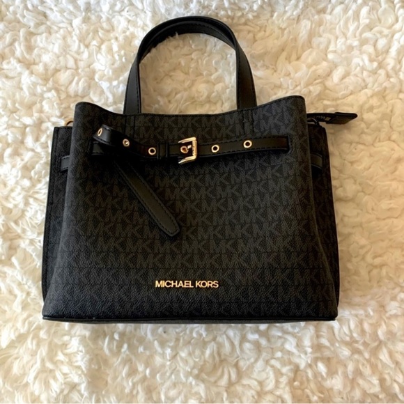 Michael Kors Handbags - Auth Michael Kors handbag crossbody all black with gold hardware nwot